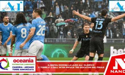 Il Napoli domina la Lazio all’Olimpico e torna a -2 dall’ Inter. Che nervosismo nel finale: tre espulsi