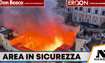 Incendio Teatro Sannazaro, area in sicurezza: riapre via Chiaia e riprendono le attività