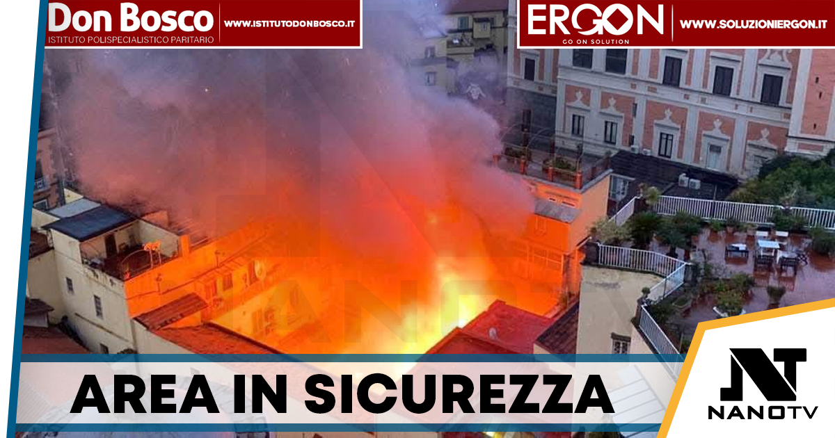 Incendio Teatro Sannazaro, area in sicurezza: riapre via Chiaia e riprendono le attività