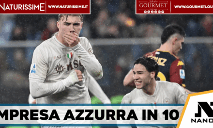 Il Napoli in dieci supera il Genoa e non ‘molla’ lo scudetto