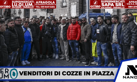 Venditori di cozze in piazza a Napoli, ‘false notizie ci stanno rovinando’ ‘Nessuno compra più niente dopo divieto sindaco di consumo molluschi crudi’