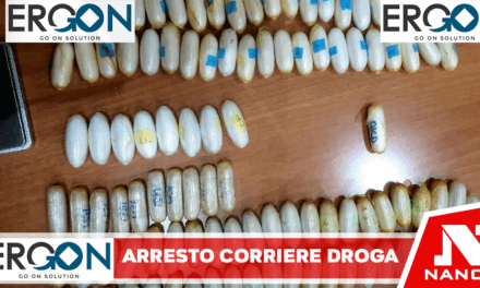 Militari del Comando Provinciale della Guardia di finanza di Napoli hanno arrestato un “corriere” della droga, presso la Stazione Centrale di Napoli