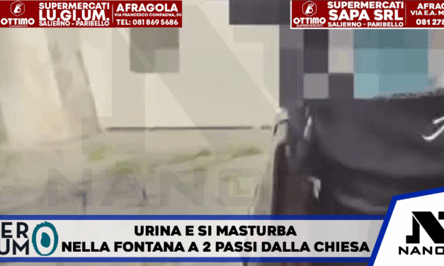Urina e si masturba nella fontana a due passi dalla chiesa