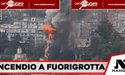 Incendio a Fuorigrotta, sospeso il mercato di via Metastasio