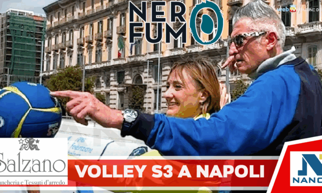 Volley S3, Napoli risponde presente: i ragazzi hanno colorato Piazza Municipio