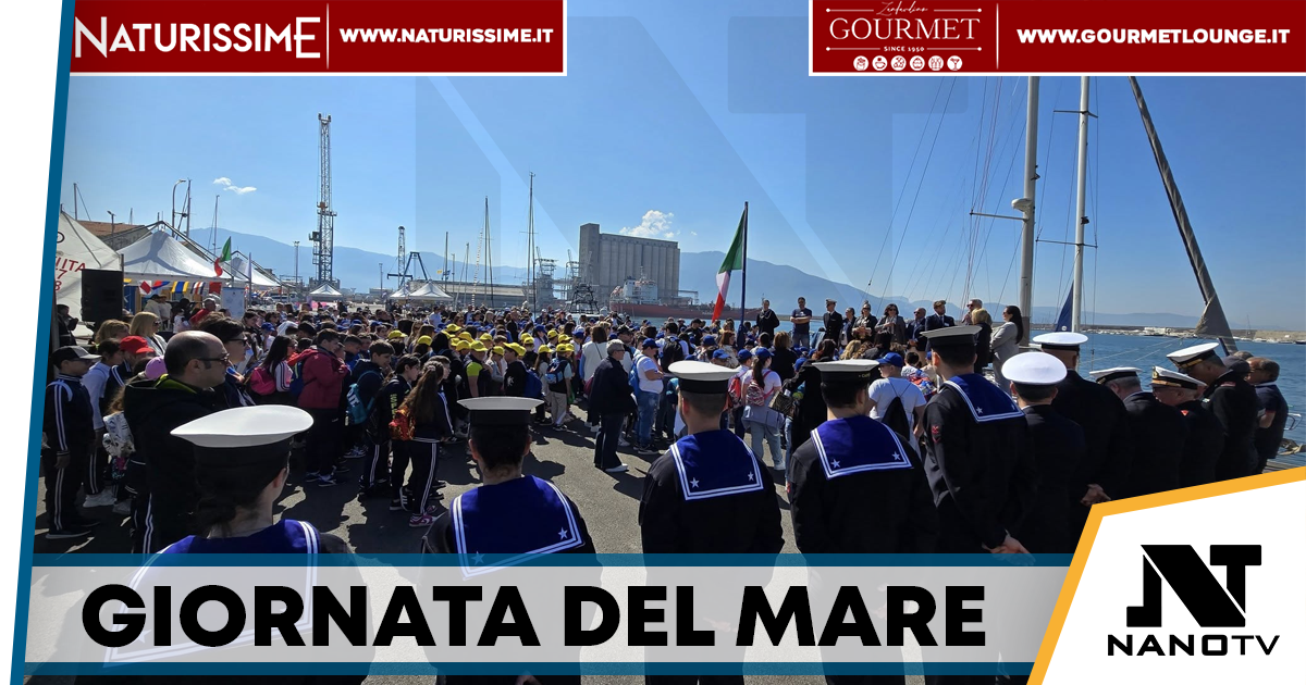 Torre Annunziata, 600 studenti a Largo Crocella per la cultura marinara