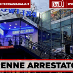 Casoria, accoltellamento al Multibit: arrestato minorenne per tentato omicidio