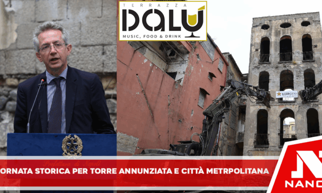 *Lotta alla camorra, Manfredi a inizio lavori abbattimento Palazzo Fienga: “Giornata storica per Torre Annunziata e Città Metropolitana, lo Stato c’è e i sindaci non devono essere lasciati soli”*