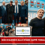 Gigi D’Alessio racconta il caffè napoletano allo stand Caffè Toraldo