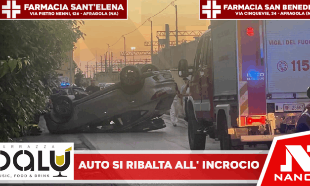 Auto si ribalta all’incrocio: paura tra i residenti, ferito il conducente