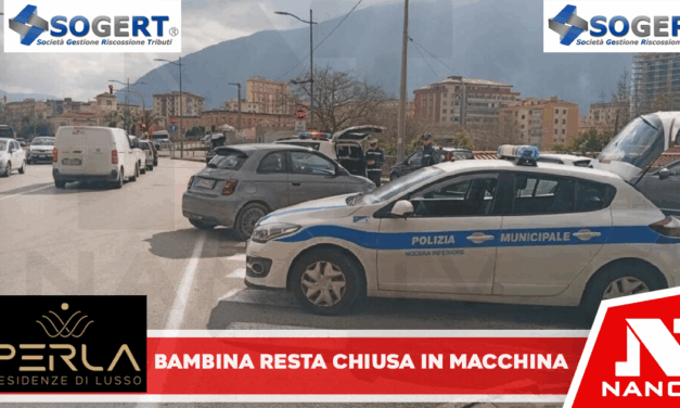 Resta chiusa in macchina, bambina salvata da due vigili urbani