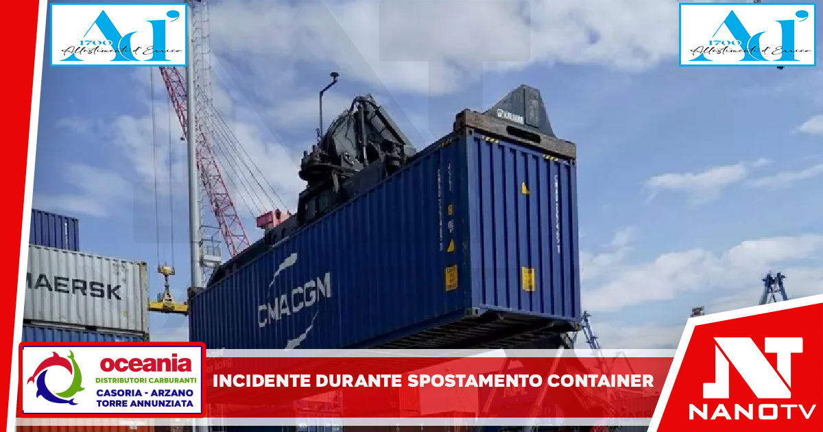 Incidente durante spostamento contanier in porto a Napoli, grave camionista