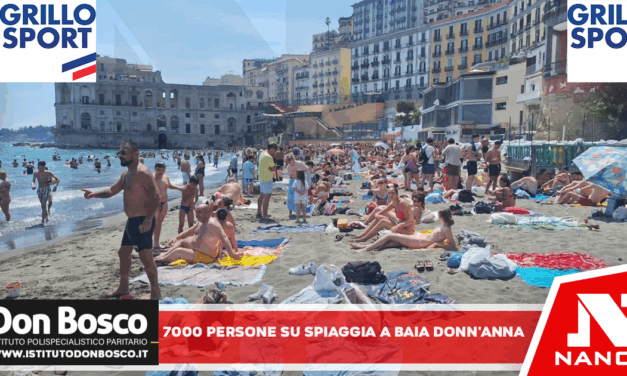 Settemila persone sulla spiaggia di Baia Donn’Anna, Borrelli contro la “mancata gestione”