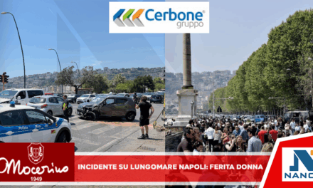 Incidente sul Lungomare di Napoli, scontro auto-taxi, ferita una donna: i passanti aiutano a farla uscire dall’auto