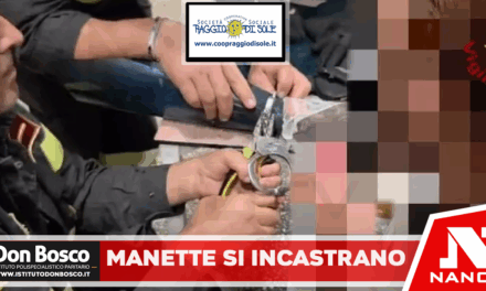 Manette si incastrano, malore per una donna dopo l’arresto su A16
