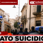 Caivano – Tenta di togliersi la vita dal balcone, salvato da un commerciante e dai passanti