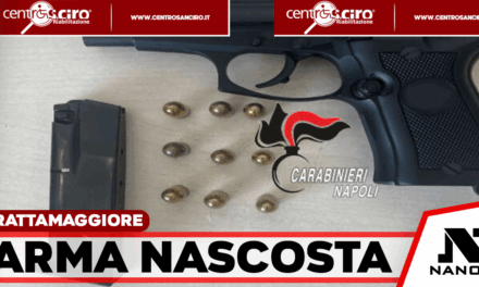Frattamaggiore, pistola rubata nascosta in casa: arrestato 42enne