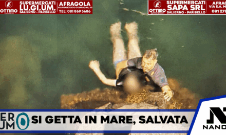 Si getta in mare dagli scogli, donna salvata da due poliziotti casertani