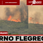 Pozzuoli, vasto incendio sulla collina dell’Accademia Aeronautica: in azione anche i Canadair