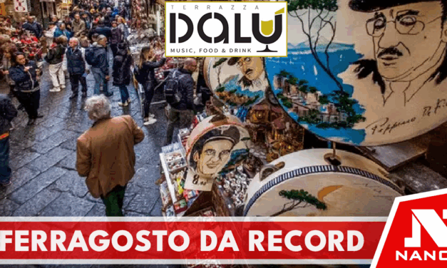 Confesercenti, Ferragosto da record con oltre 500mila turisti a Napoli