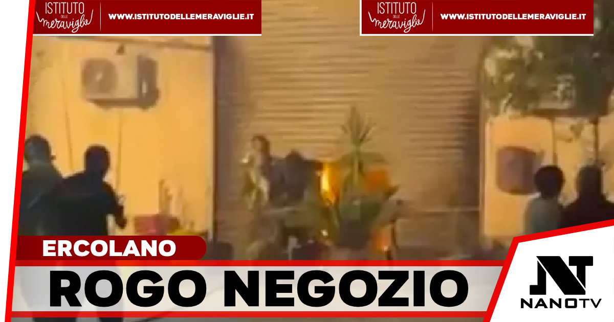Ercolano, rogo nella notte in via Cozzolino: distrutto uno store cinese, aperta un’inchiesta