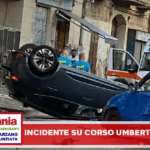 Incidente su corso Umberto I a Caivano, giovane militare perde il controllo e si ribalta contro un auto in sosta