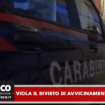 Viola il divieto di avvicinamento e va a casa della moglie, arrestato