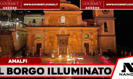 Praiano si accende per la Luminaria di San Domenico: oltre tremila candele illuminano il borgo