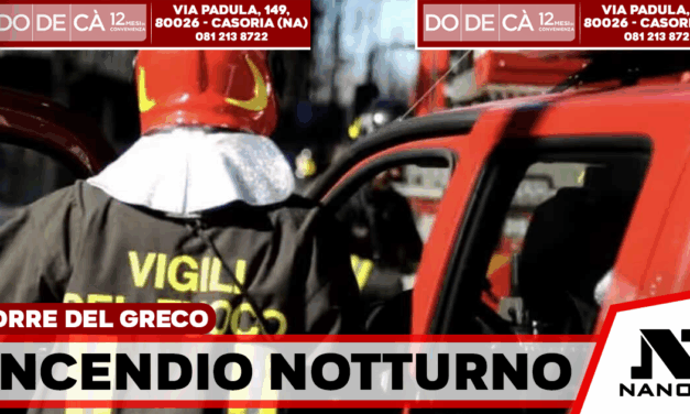 Paura nella notte a Torre del Greco: incendio in via Lamaria, evacuate 35 persone