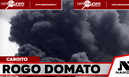 Cardito: incendio in un terreno privato, intervento dei Vigili del Fuoco