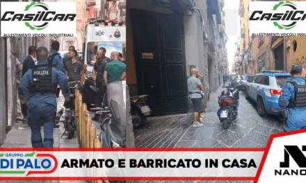 Paura nei Quartieri Spagnoli, uomo armato barricato in casa per impedire l’arresto –
