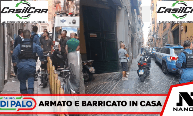 Paura nei Quartieri Spagnoli, uomo armato barricato in casa per impedire l’arresto –