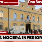 Si cosparge di benzina e minaccia di darsi fuoco, paura a Nocera Inferiore