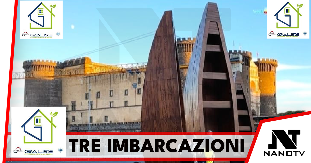 Piazza Municipio inedita con Monumenti, composta da tre imbarcazioni,