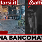 Napoli, minacciano un giovane con un coltello per un prelievo al bancomat: traditi dal ritorno sul luogo del delitto