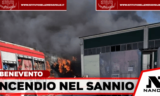 Incendio in deposito rifiuti nel Sannio, timori per l’alta colonna di fumo