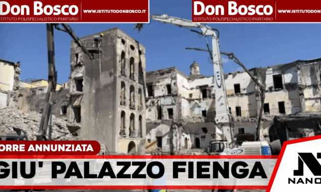 Torre Annunziata: giù la torre-simbolo di Palazzo Fienga