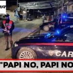*GIUGLIANO IN CAMPANIA: un bambino di 6 anni abbraccia il padre ma per contenere la sua rabbia. 32enne pesta l’ex e poi finisce in manette. Arrestato dai Carabinieri*