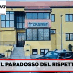 *SANT’ANASTASIA: il paradosso del rispetto. Prima picchia la compagna poi chiede “rispetto” ai carabinieri intervenuti, rei di aver chiesto il documento alla vittima. 35enne in carcere per tentata rapina e lesioni*