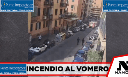 Incendio in pizzeria al Vomero: fumo tra i palazzi e un ferito lieve