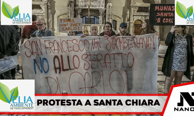 Protesta nella chiesa di S. Chiara a Napoli contro sfratto anziano ammalato