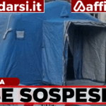 CASORIA, SI INCATENA PER CHIEDERE IL RIENTRO DELLE FAMIGLIE SFOLLATE