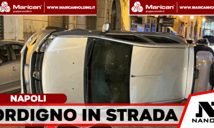 Napoli, auto ribaltata a San Giovanni a Teduccio: nell’abitacolo trovato un ordigno artigianale