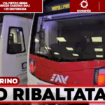 Poggiomarino, auto si ribalta al passaggio a livello: ferma la Circumvesuviana per un’ora