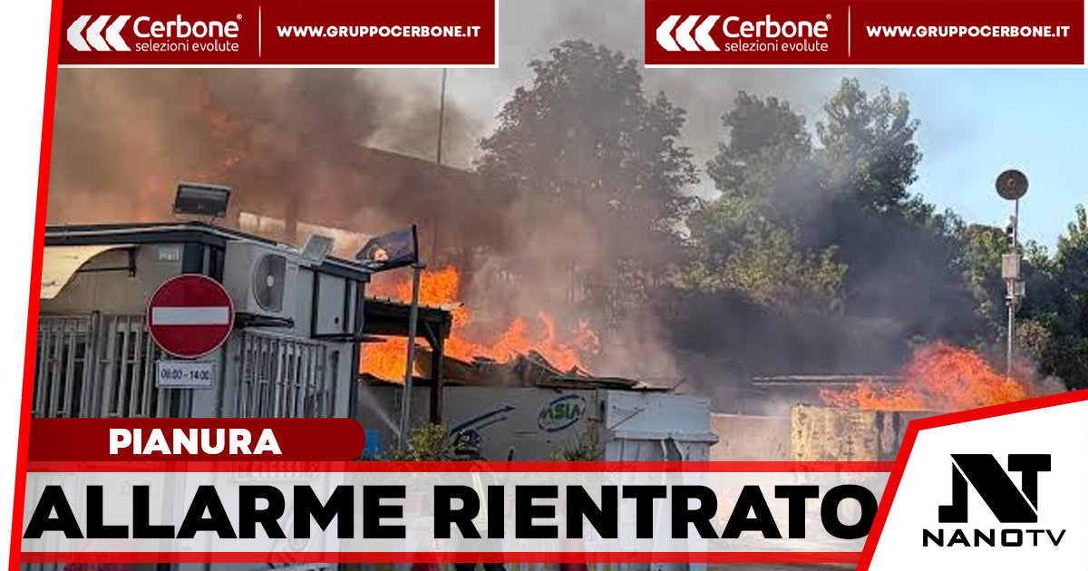 Pianura, incendio all’isola ecologica: i dati ARPAC rassicurano, Manfredi revoca l’ordinanza. Riaprono le scuole