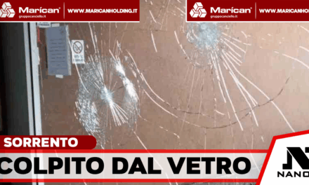 Sorrento, vetro colpisce il titolare di una gelateria